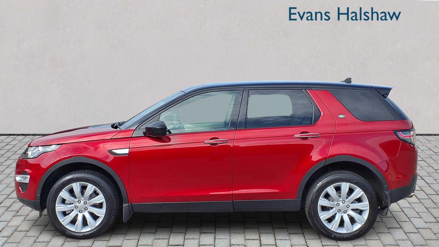 Used Land Rover Discovery Sport 2015 for sale - 77913609: Photo 4