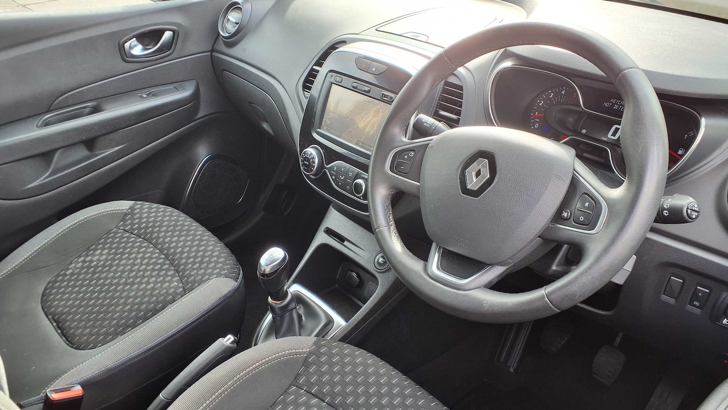 Used Renault Captur 2017 for sale - 76087798: Photo 16