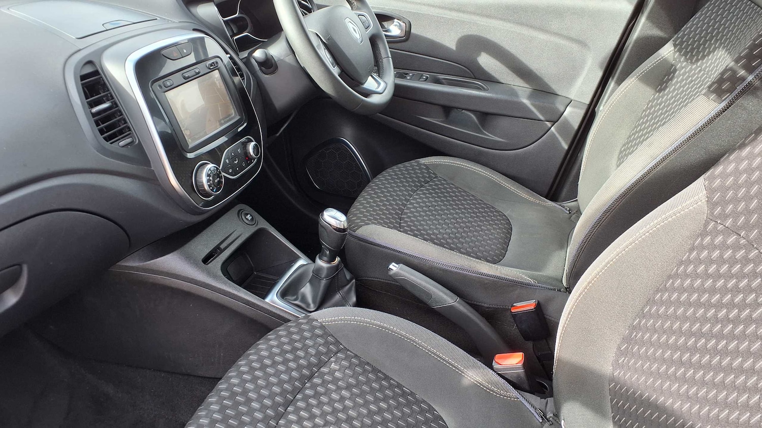 Used Renault Captur 2017 for sale - 76087798: Photo 17