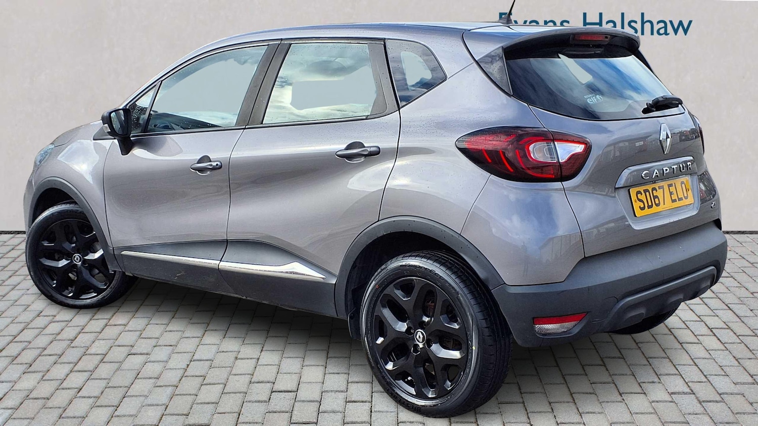 Used Renault Captur 2017 for sale - 76087798: Photo 2