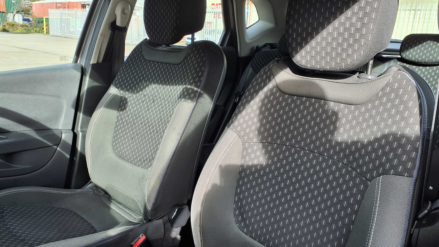 Used Renault Captur 2017 for sale - 76087798: Photo 35