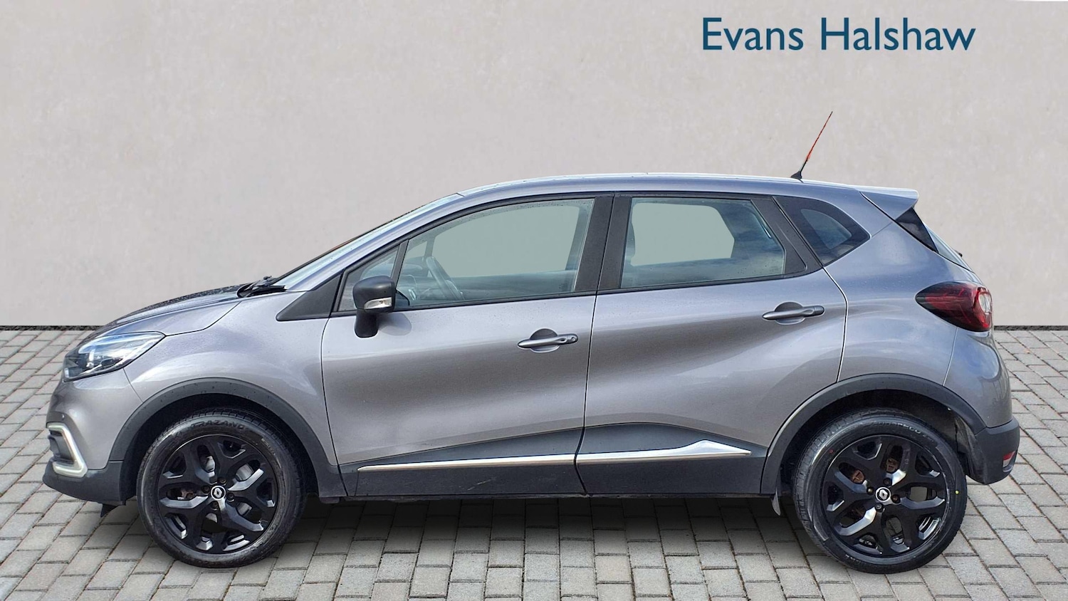Used Renault Captur 2017 for sale - 76087798: Photo 4