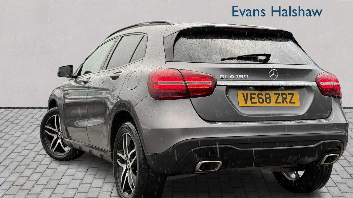 Used Mercedes-Benz GLA 2018 for sale - 76442504: Photo 2