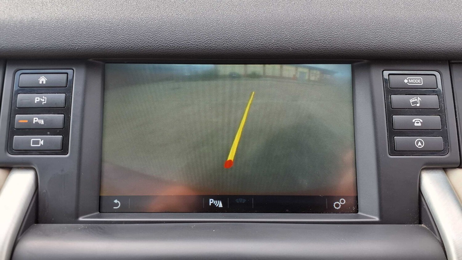 Used Land Rover Discovery Sport 2015 for sale - 77842283: Photo 23