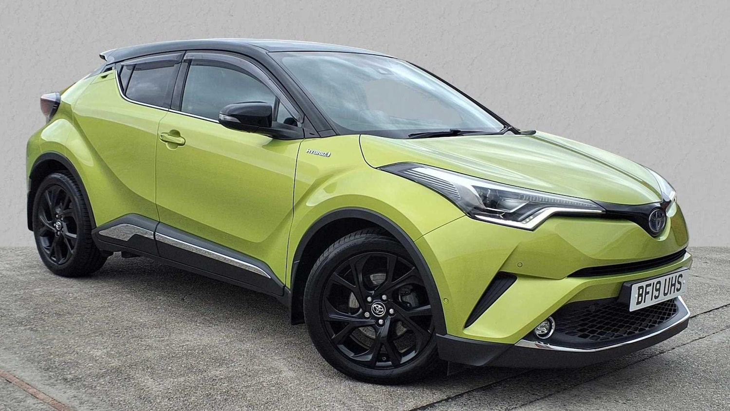 Used Toyota C-HR 2019 for sale - 76298300: Photo 1