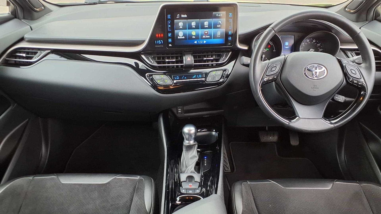 Used Toyota C-HR 2019 for sale - 76298300: Photo 19