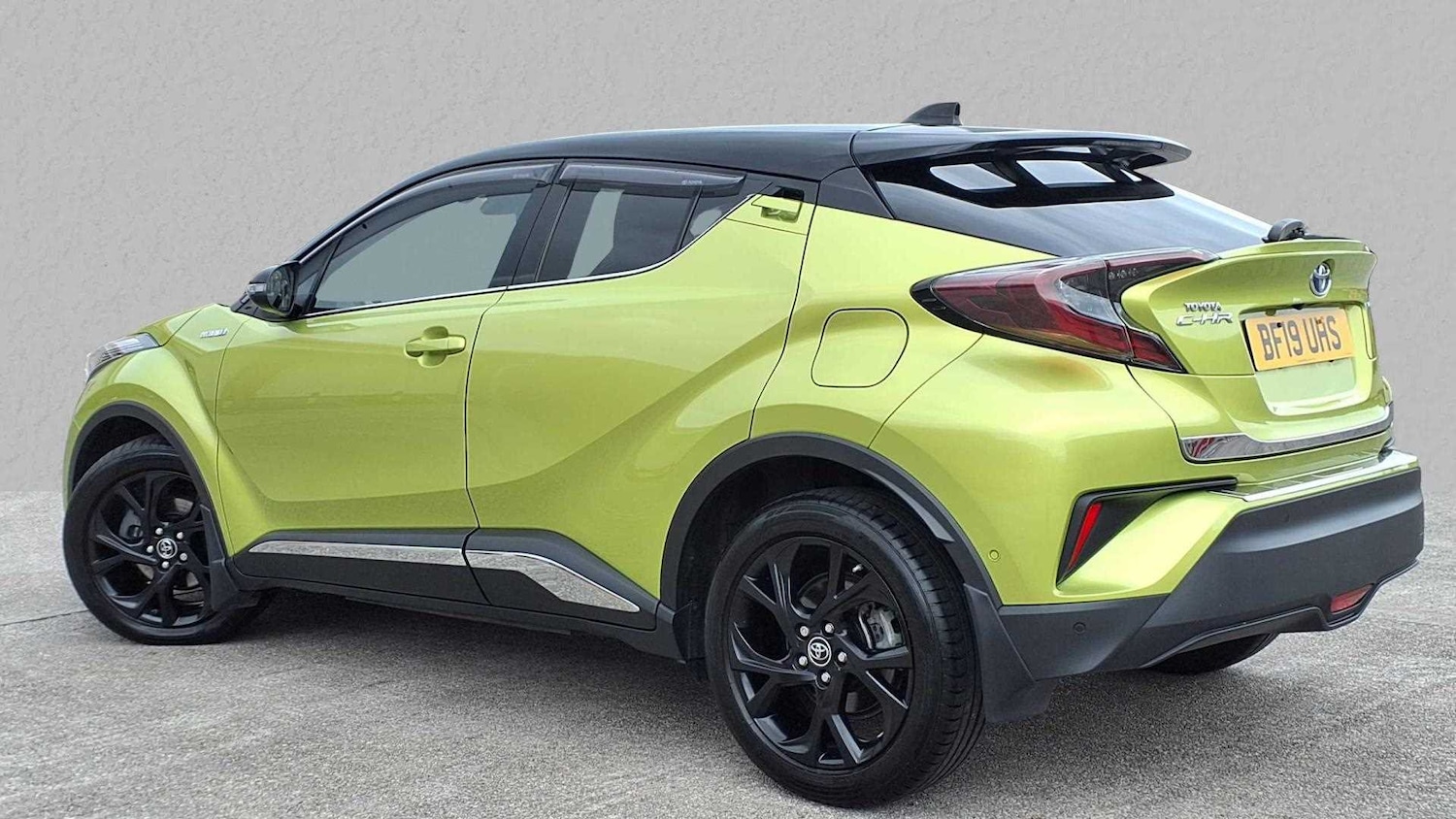 Used Toyota C-HR 2019 for sale - 76298300: Photo 2