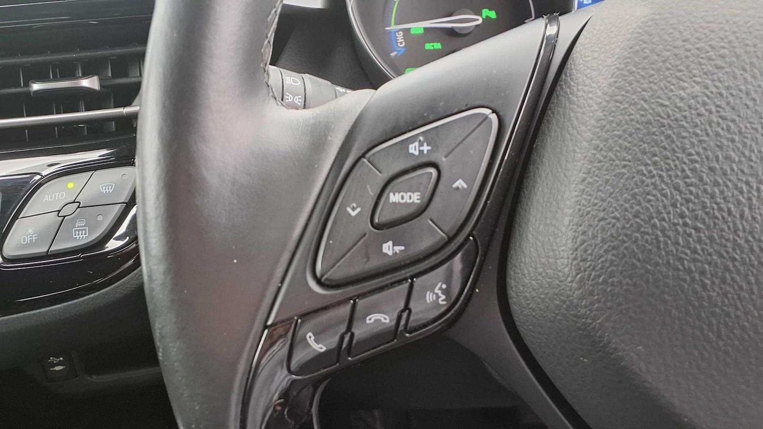 Used Toyota C-HR 2019 for sale - 76298300: Photo 30