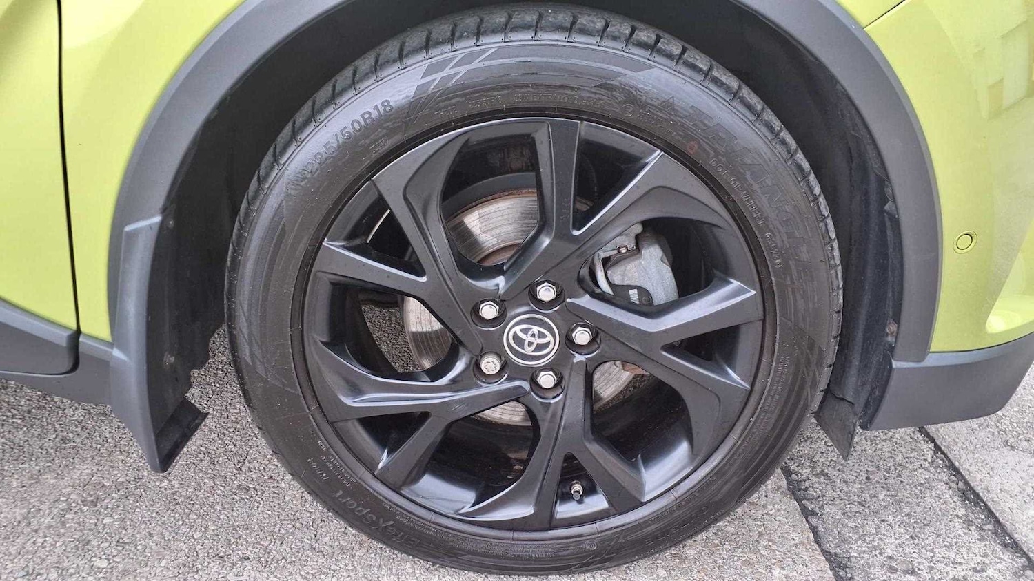 Used Toyota C-HR 2019 for sale - 76298300: Photo 8