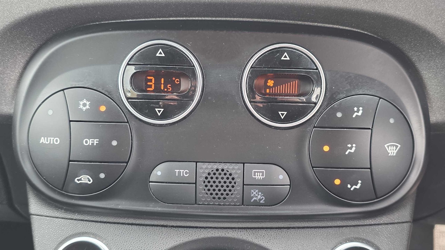 Used Abarth 595 2020 for sale - 75903430: Photo 24