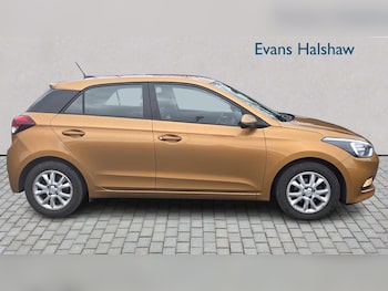 Used Hyundai i20 2017 for sale - 77485458: Photo