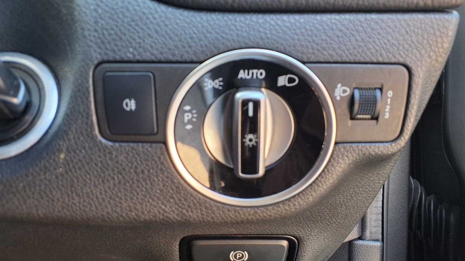 Used Mercedes-Benz GLA 2017 for sale - 76390668: Photo 32