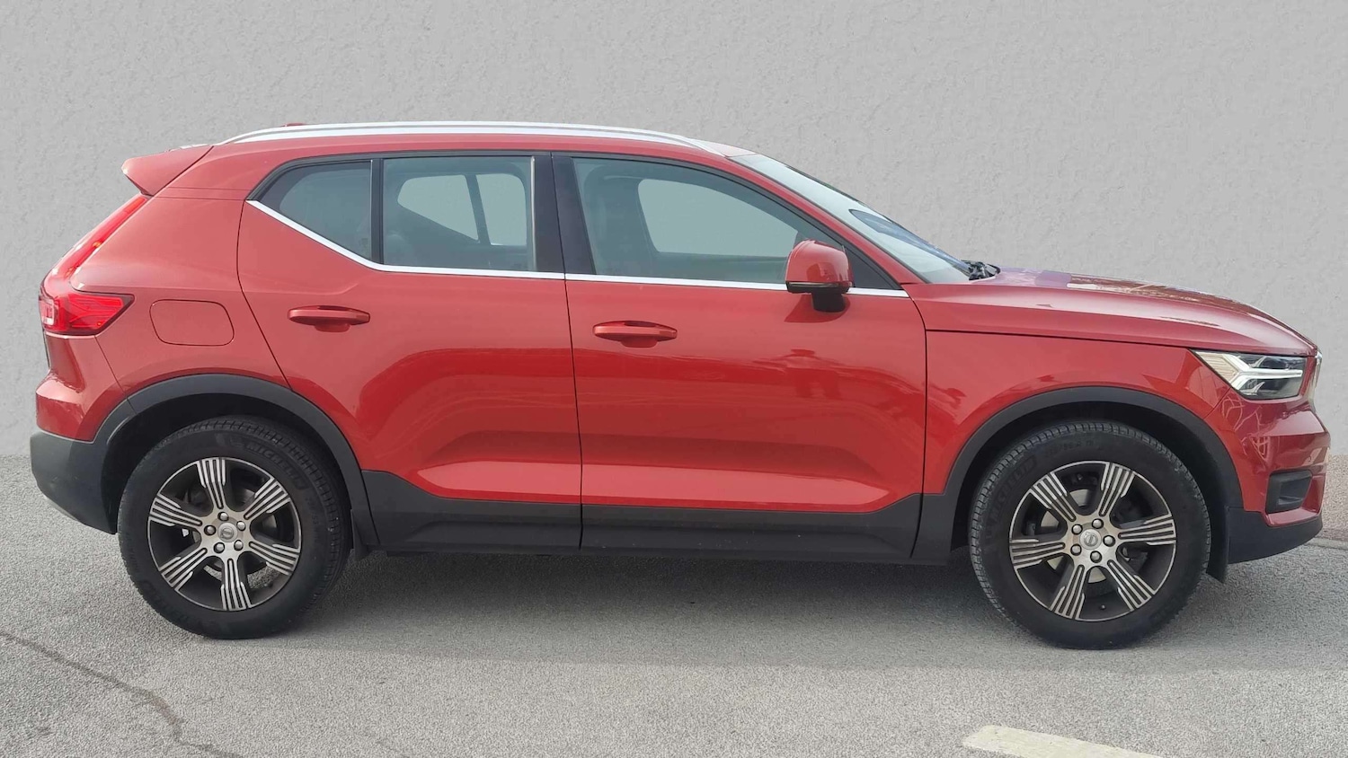 Used Volvo XC40 2020 for sale - 76113416: Photo 2