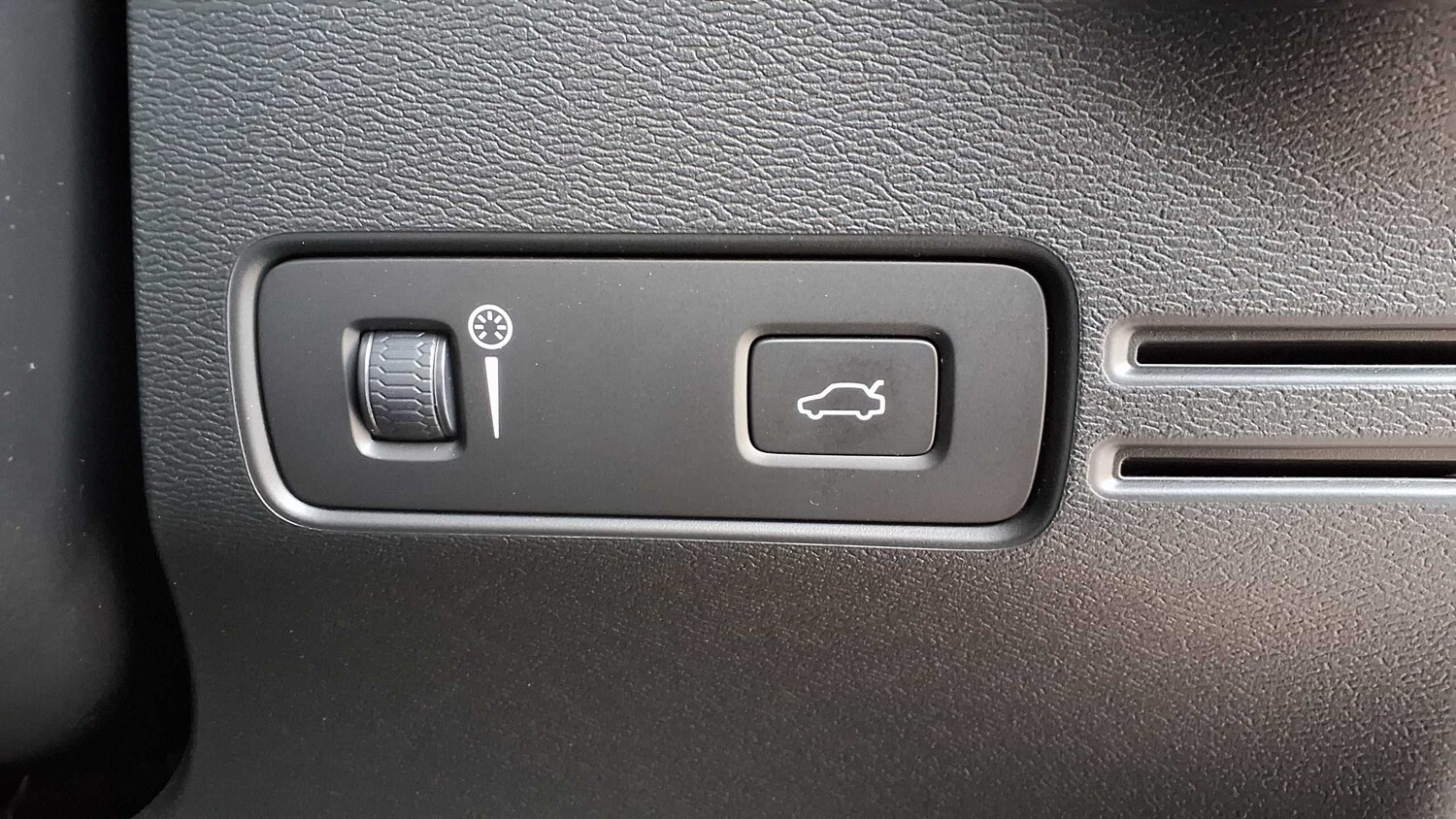 Used Volvo XC40 2020 for sale - 76113416: Photo 33