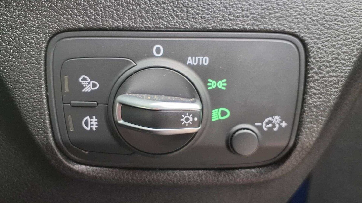 Used Audi Q2 2020 for sale - 77112396: Photo 33