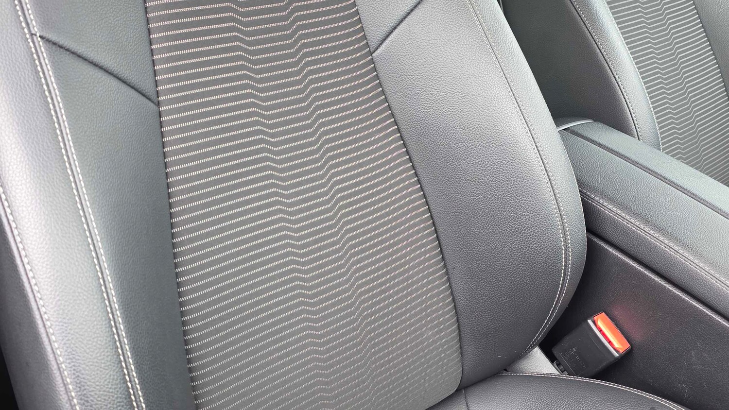 Used Mercedes-Benz B Class 2020 for sale - 77601377: Photo 19