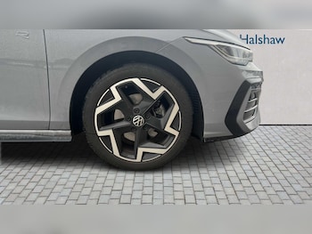 Used Volkswagen Golf 2024 for sale - 77526811: Photo