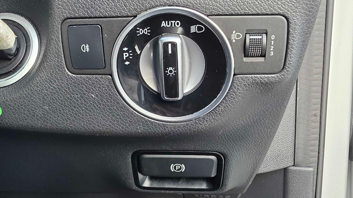 Used Mercedes-Benz A-Class 2017 for sale - 77472585: Photo 15