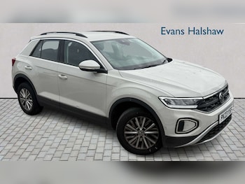Used Volkswagen T-Roc 2023 for sale - 79109219: Photo