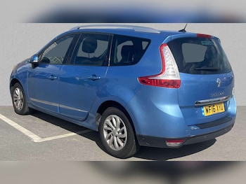 Used Renault Grand Scenic 2016 for sale - 75903086: Photo