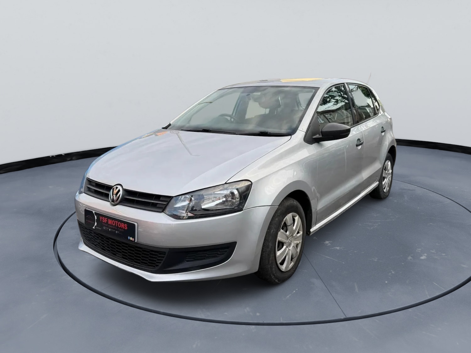 Used Volkswagen Polo 2011 for sale - 76953955: Photo 2