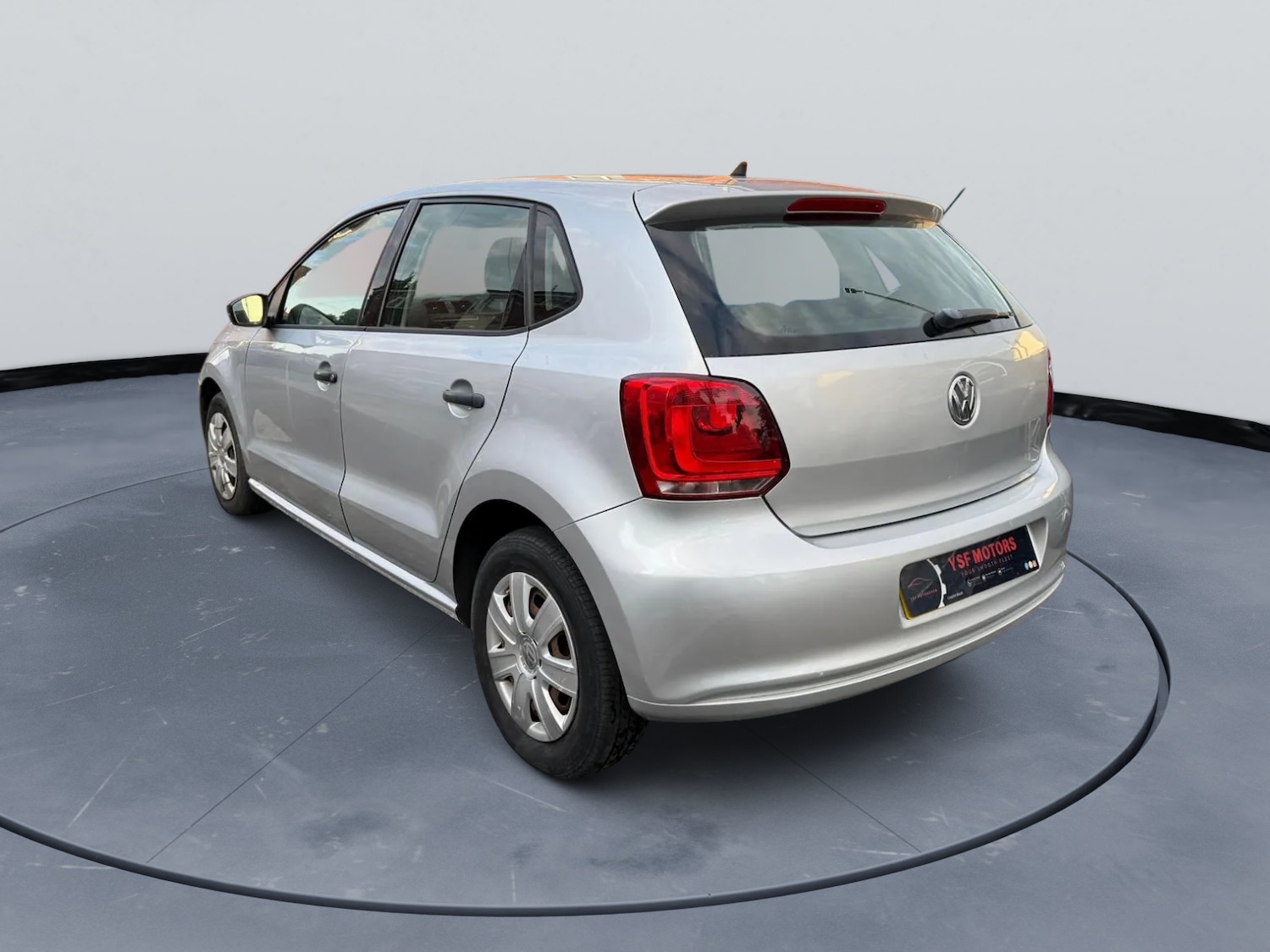 Used Volkswagen Polo 2011 for sale - 76953955: Photo 4