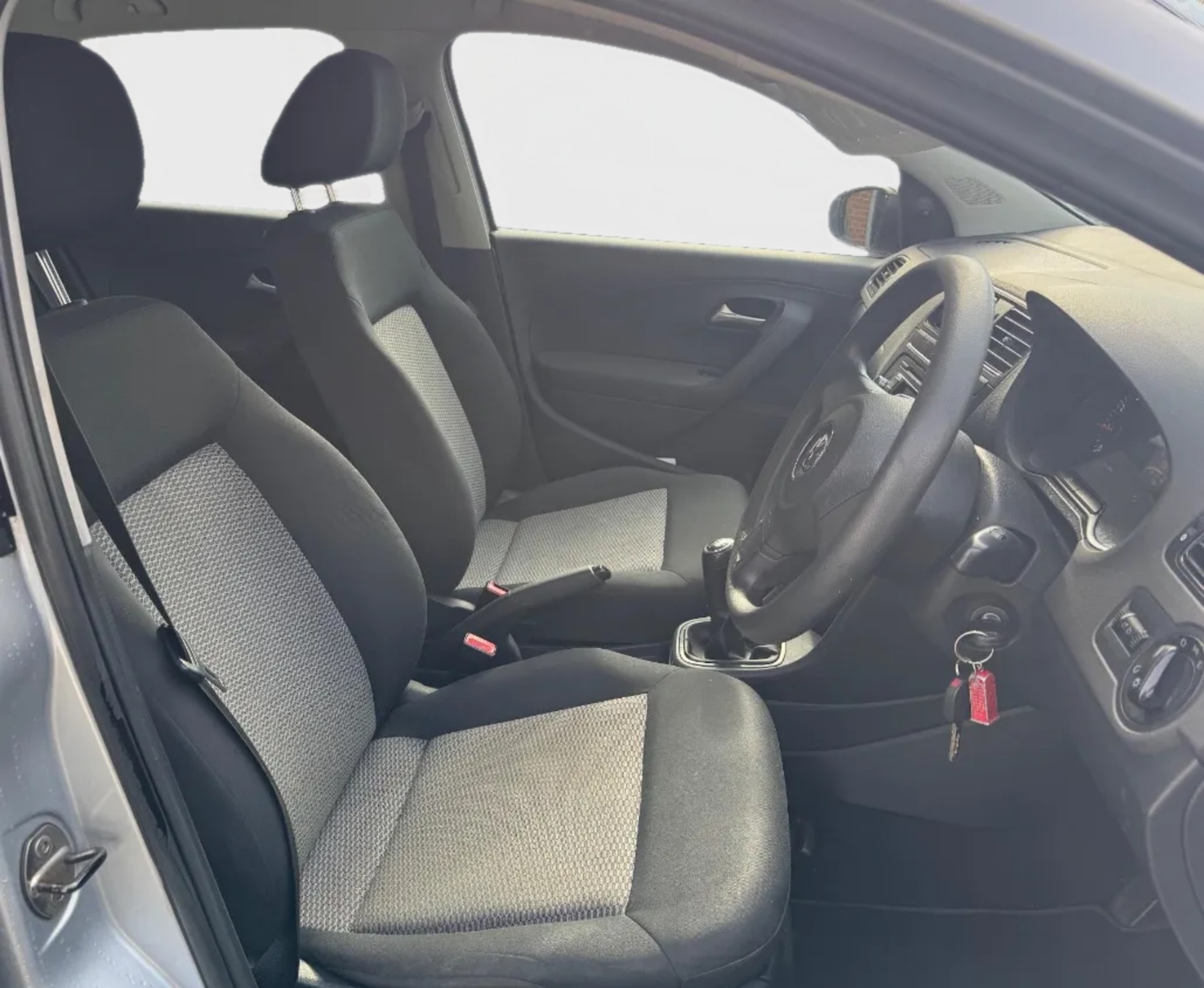 Used Volkswagen Polo 2011 for sale - 76953955: Photo 6