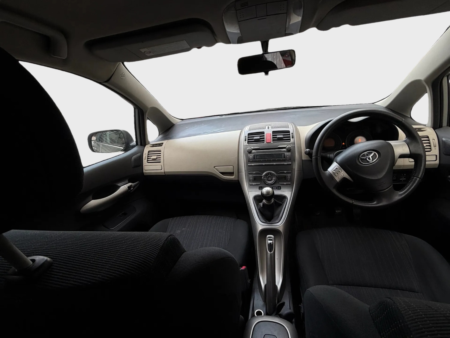 Used Toyota Auris 2010 for sale - 77300394: Photo 4