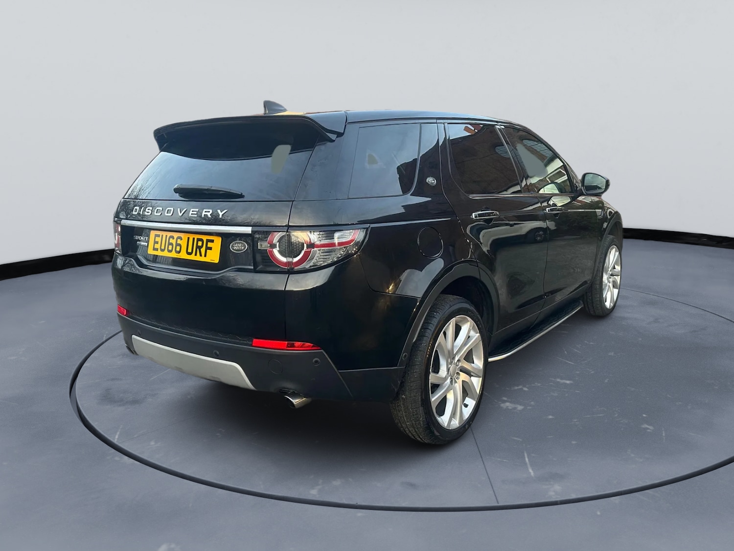 Used Land Rover Discovery Sport 2017 for sale - 76953957: Photo 3