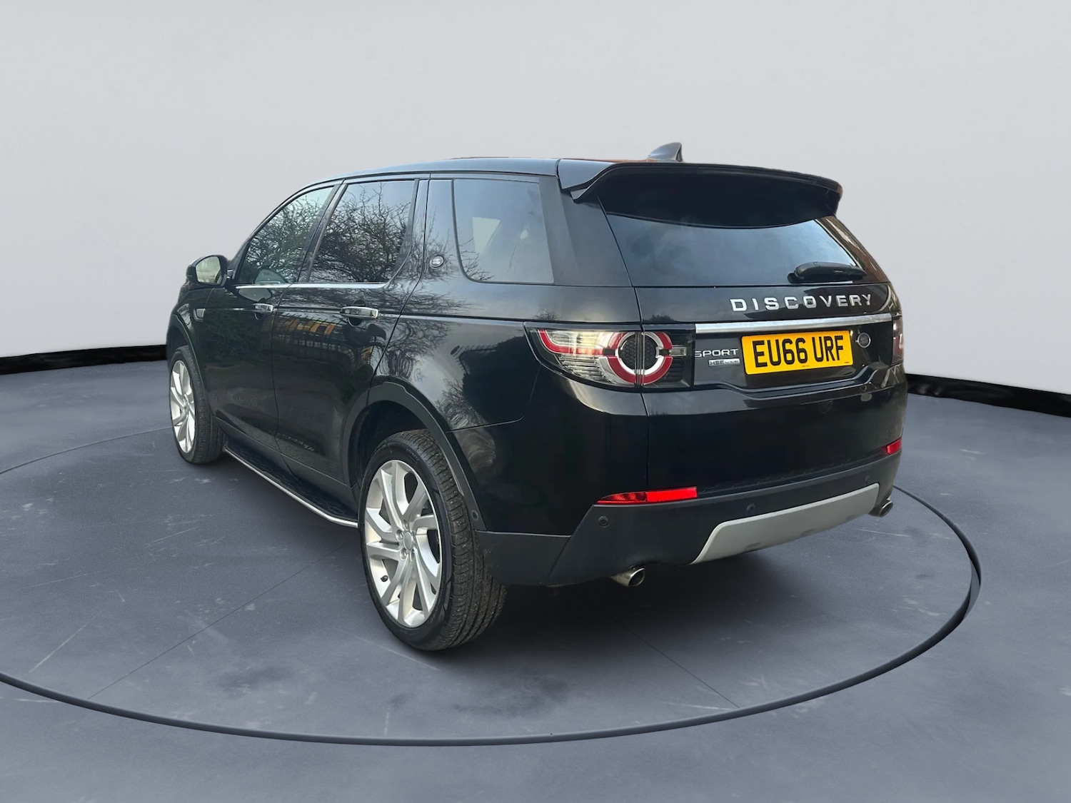 Used Land Rover Discovery Sport 2017 for sale - 76953957: Photo 4