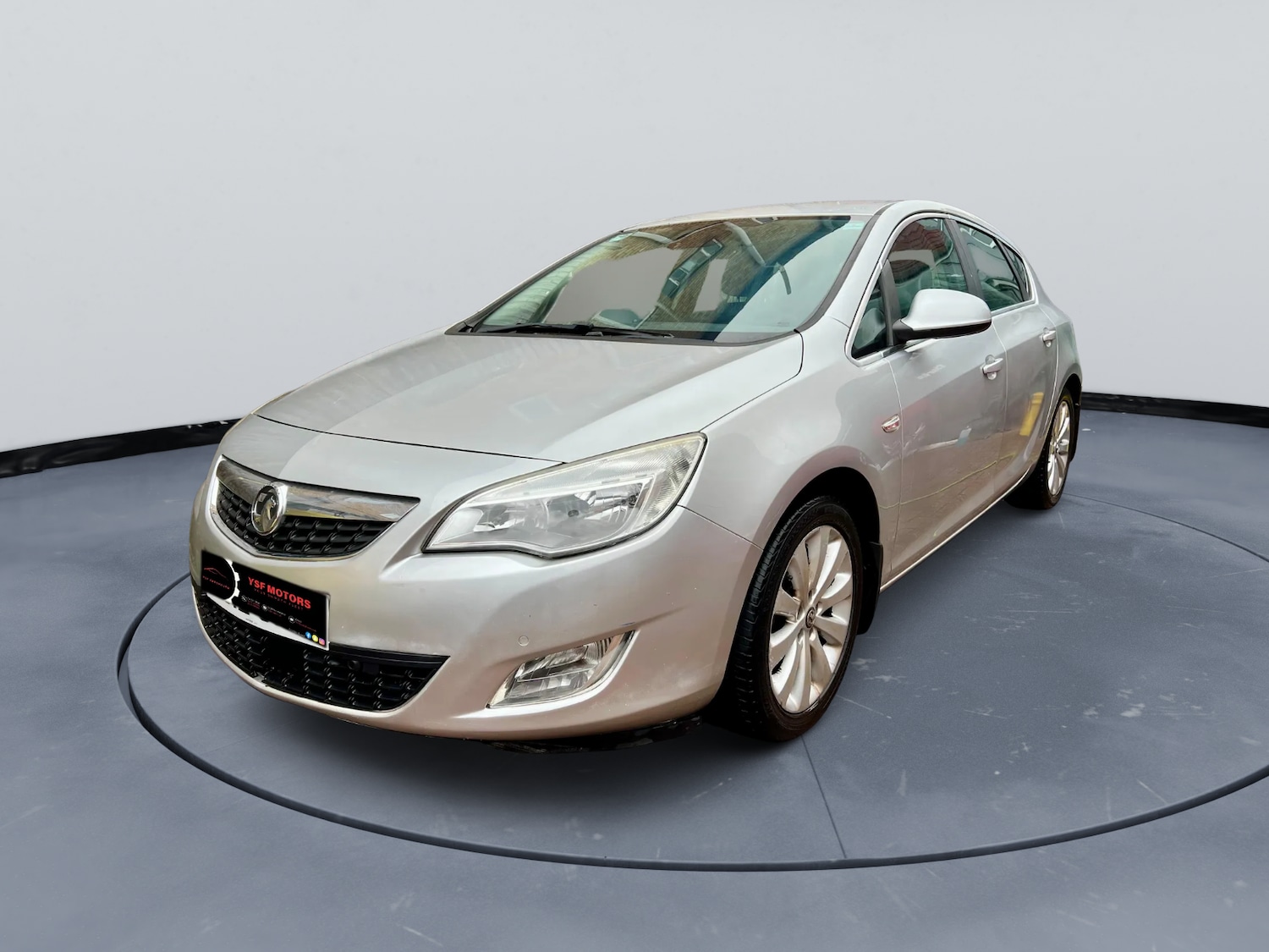 Used Vauxhall Astra 2012 for sale - 77848395: Photo 2