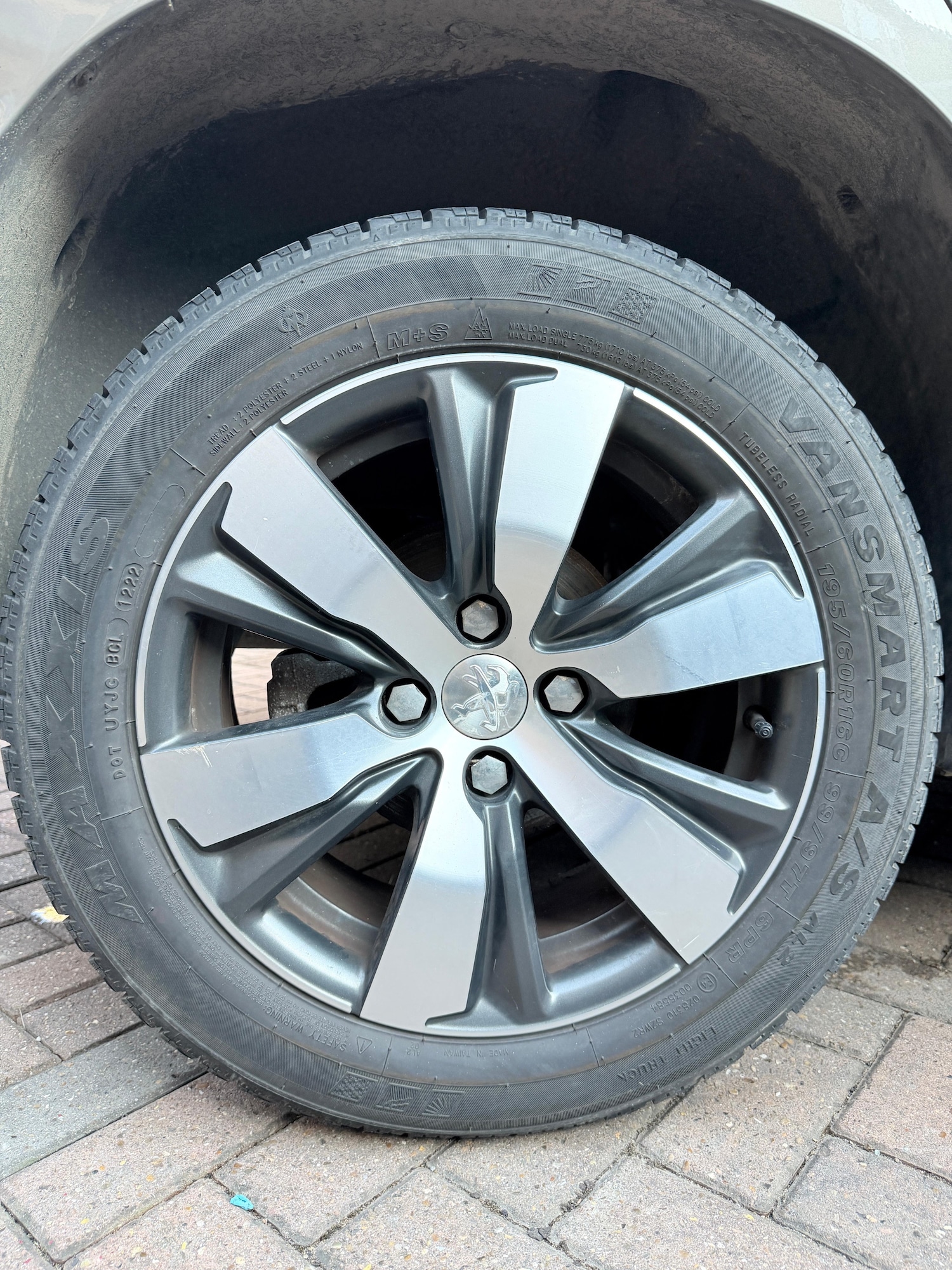 Used Peugeot 2008 2014 for sale - 78137499: Photo 9