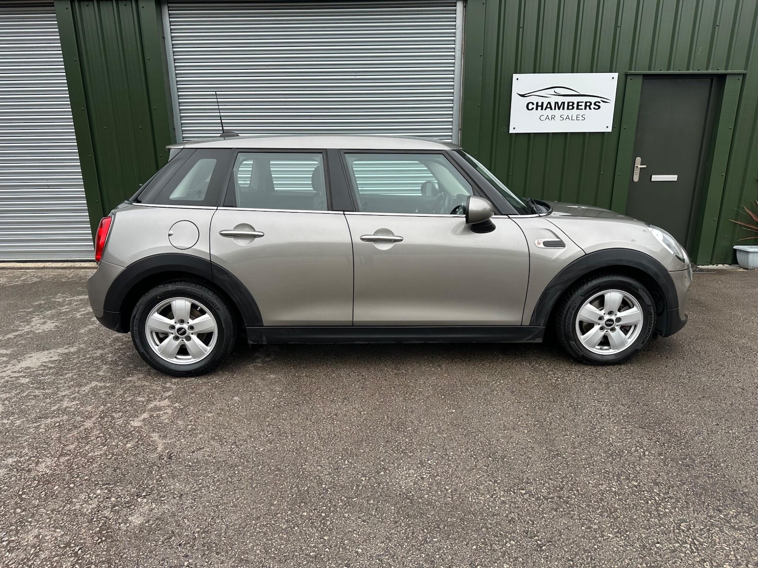 Used MINI Hatch 2017 for sale - 76246897: Photo 2