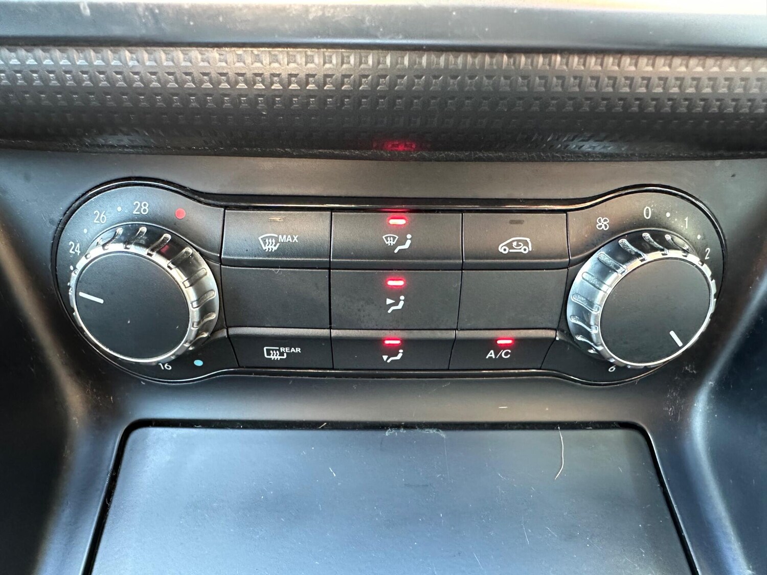 Used Mercedes-Benz A-Class 2015 for sale - 77926162: Photo 25