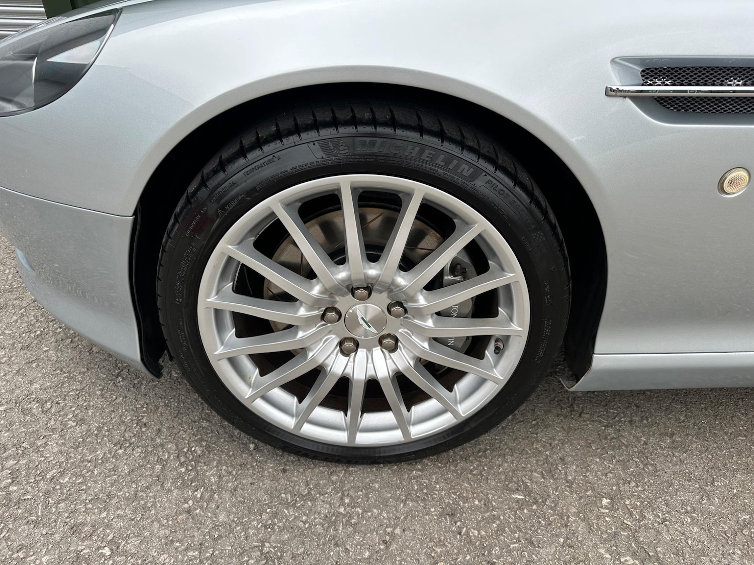 Used Aston Martin DB9 2005 for sale - 76988743: Photo 11