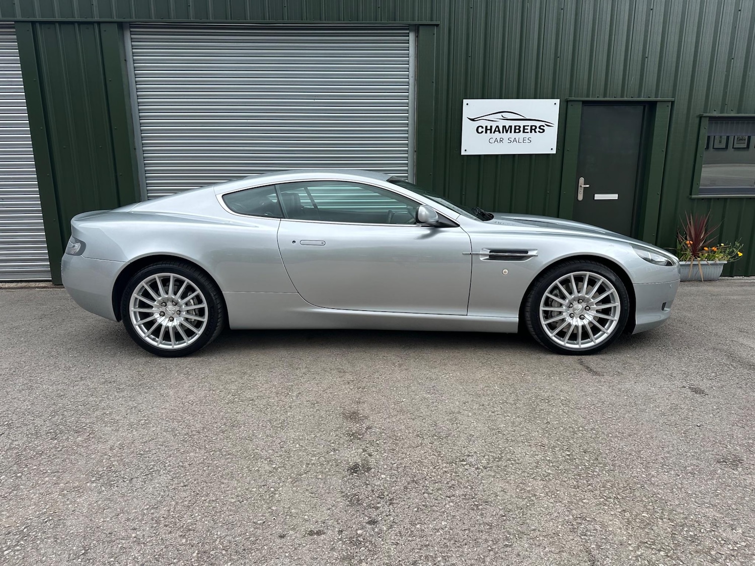 Used Aston Martin DB9 2005 for sale - 76988743: Photo 2
