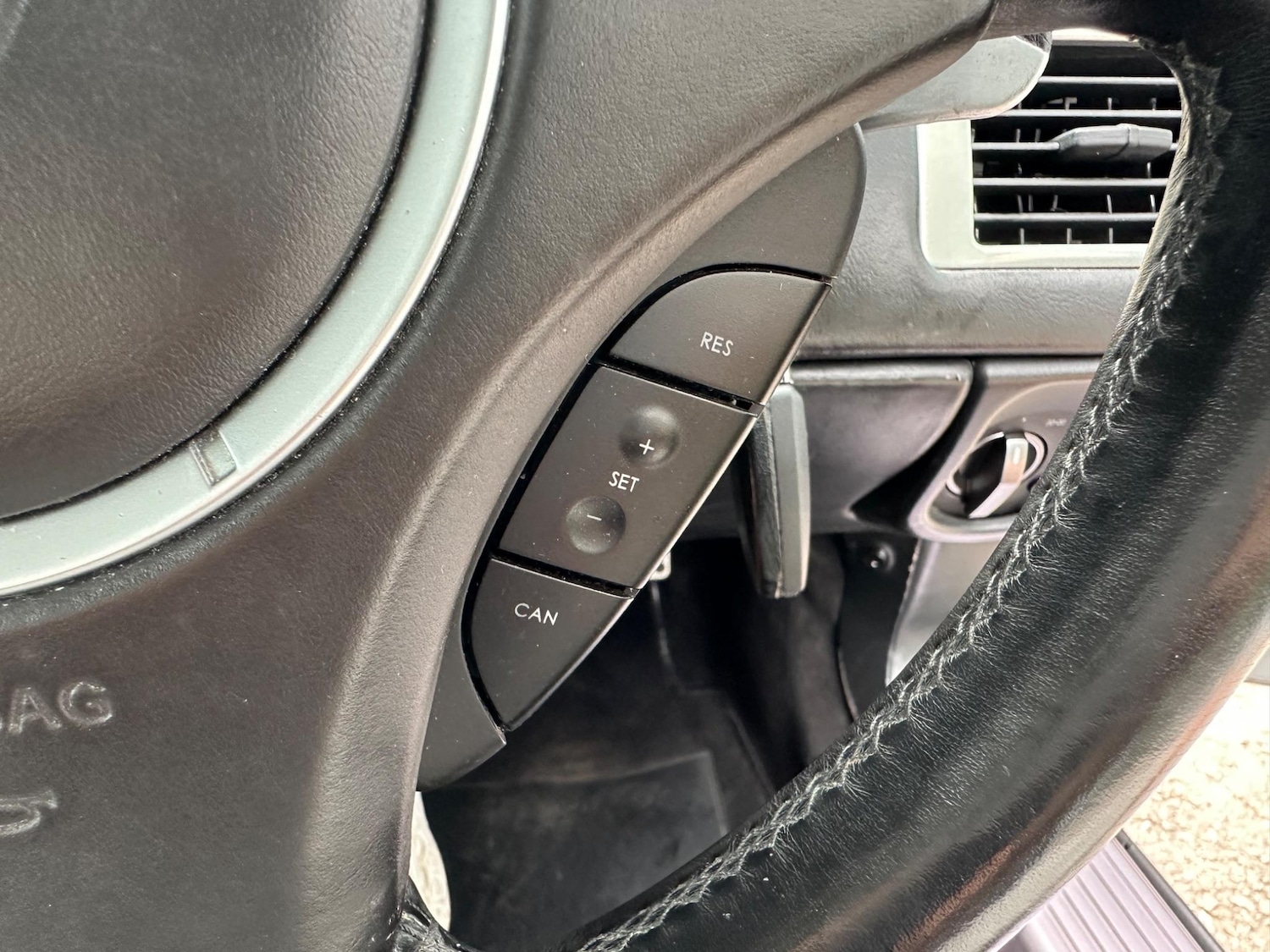 Used Aston Martin DB9 2005 for sale - 76988743: Photo 32