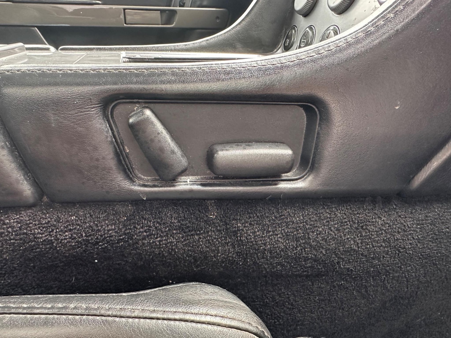 Used Aston Martin DB9 2005 for sale - 76988743: Photo 33