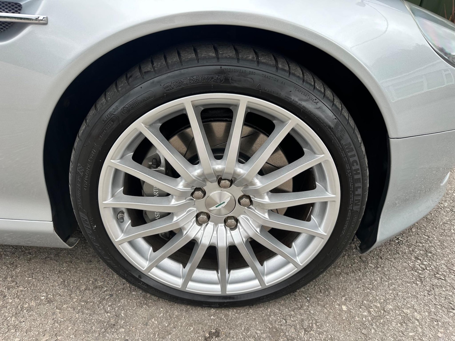 Used Aston Martin DB9 2005 for sale - 76988743: Photo 5