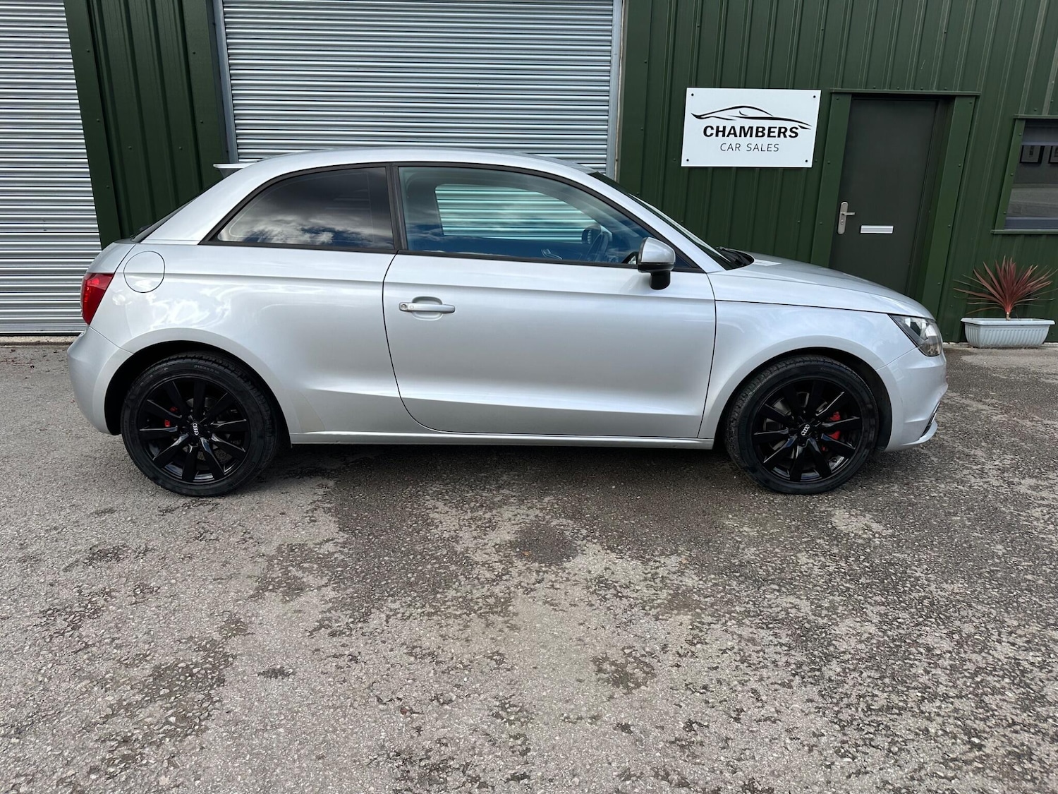 Used Audi A1 2013 for sale - 76360336: Photo 2