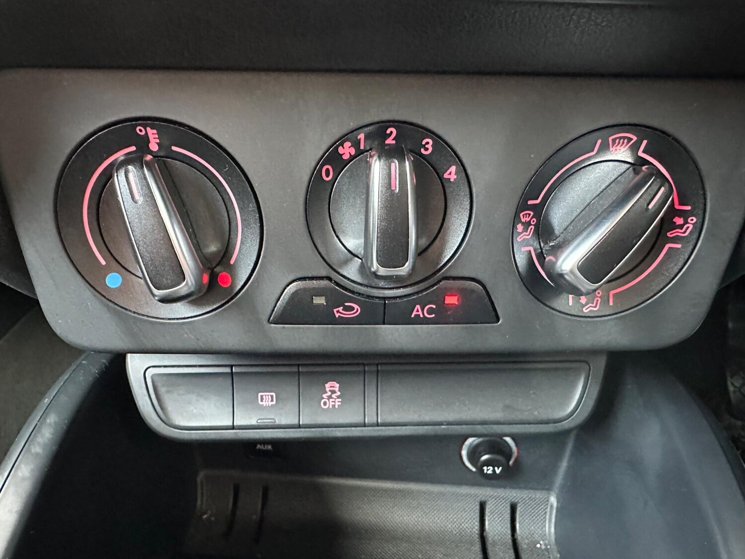 Used Audi A1 2013 for sale - 76360336: Photo 24