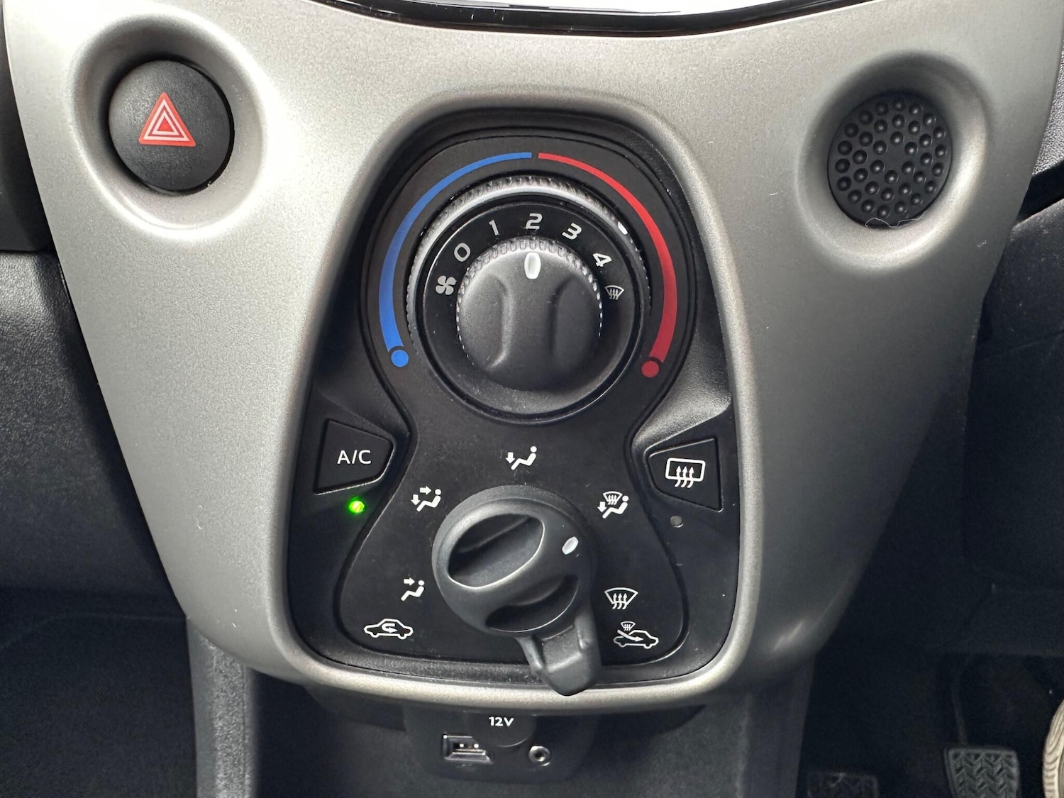 Used Peugeot 108 2016 for sale - 77611955: Photo 23