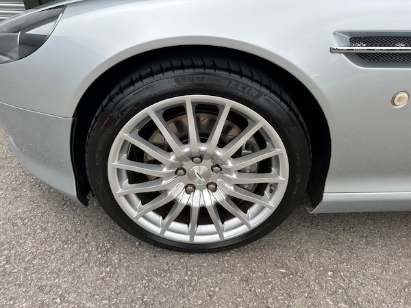 Used Aston Martin DB9 2005 for sale - 75291397: Photo 11