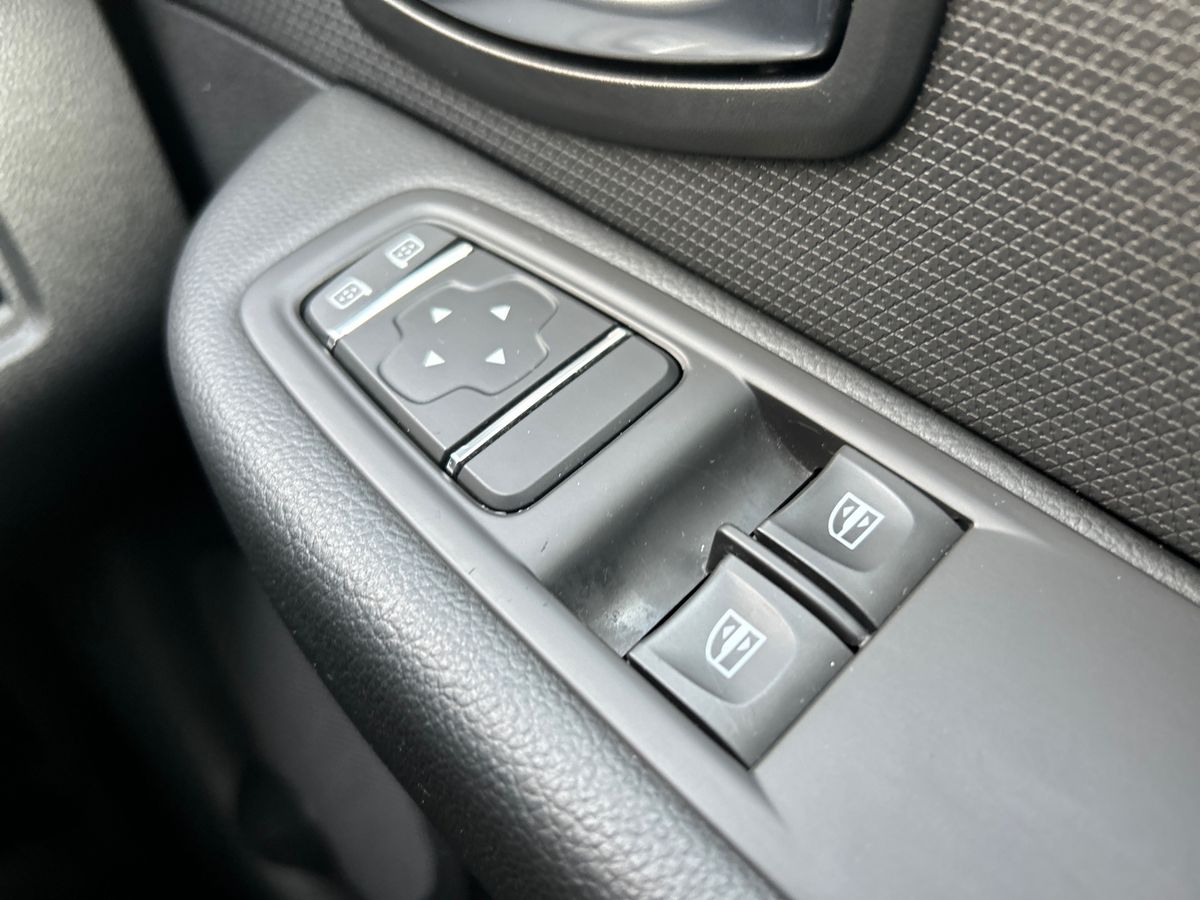 Used Renault Clio 2023 for sale - 76961564: Photo 40