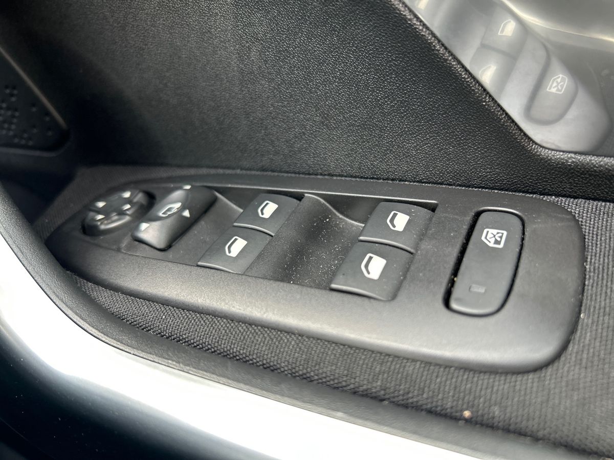 Used Peugeot 2008 2019 for sale - 77813701: Photo 40