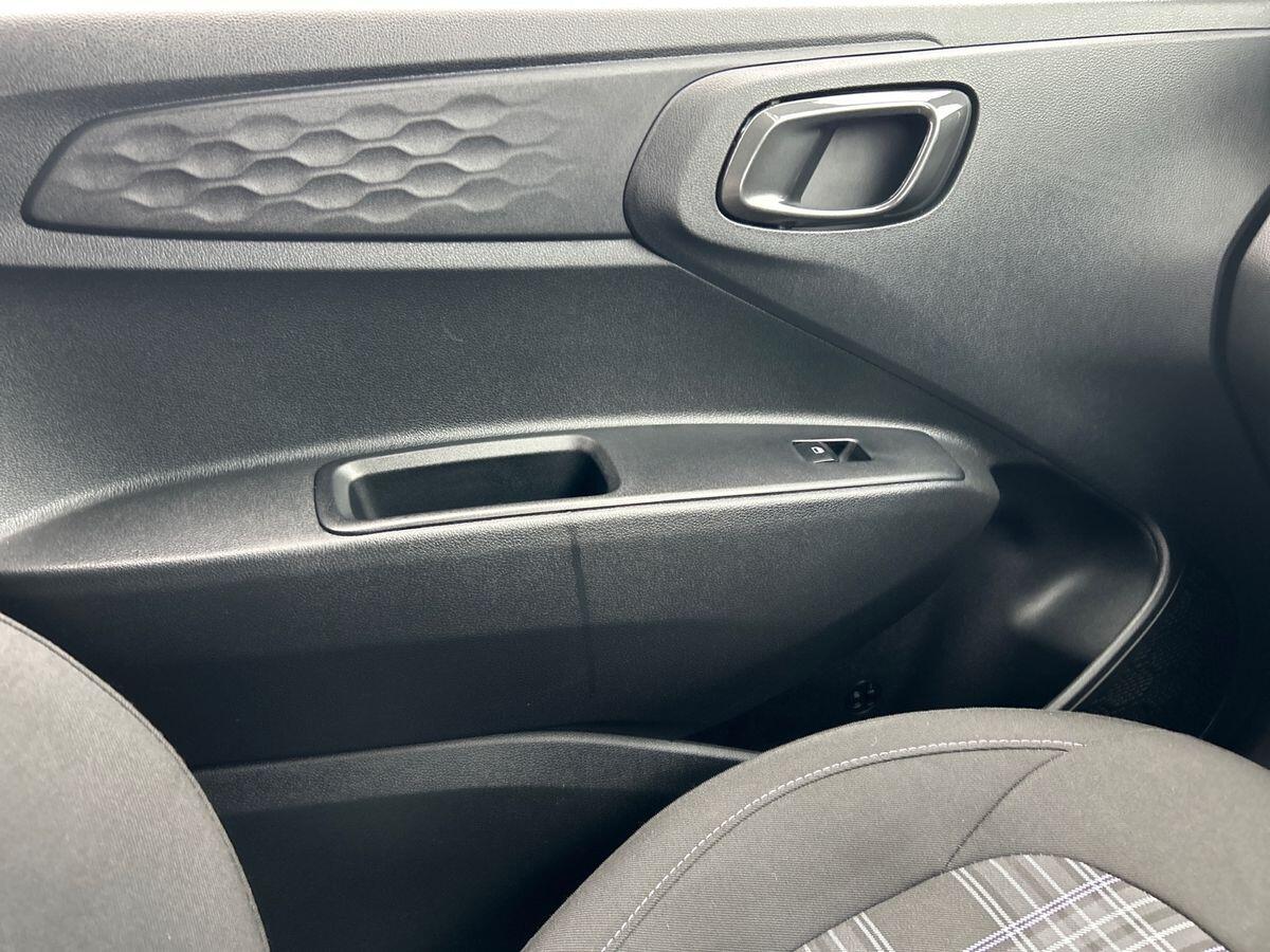 Used Hyundai i10 2024 for sale - 77813705: Photo 32