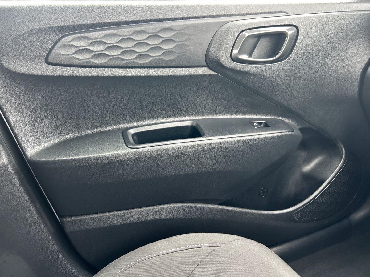 Used Hyundai i10 2024 for sale - 76090180: Photo 30