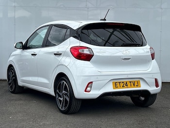 Used Hyundai i10 2024 for sale - 76090180: Photo