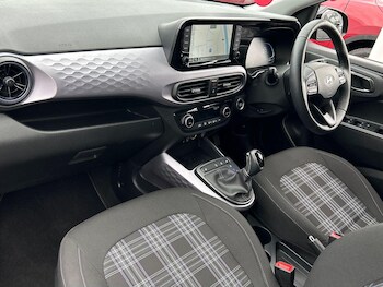 Used Hyundai i10 2024 for sale - 76090174: Photo 2