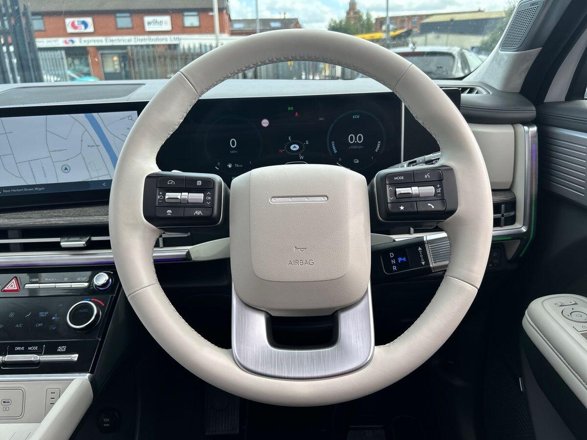 Used Hyundai Santa Fe 2025 for sale - 76300000: Photo 16